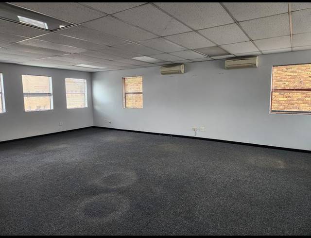 OFFICE FOR SALE IN WELTEVREDEN PARK